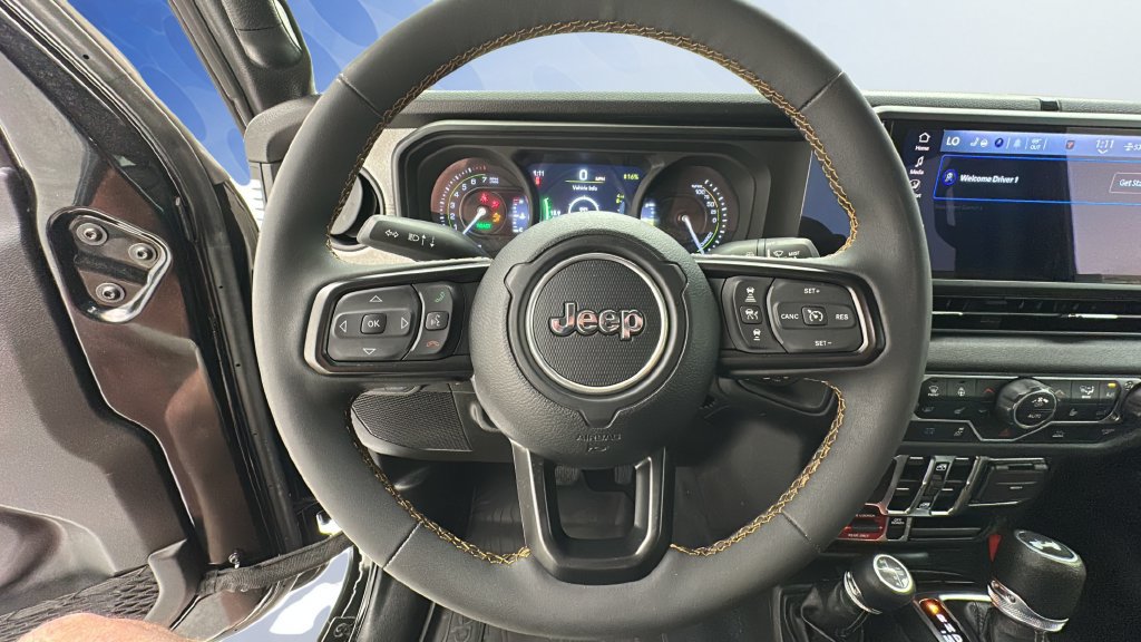 Used 2024 Jeep Wrangler Unlimited AWD/4WD image 15