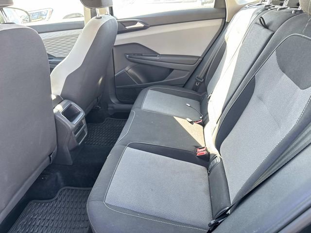 Used 2022 Volkswagen Taos S image 11