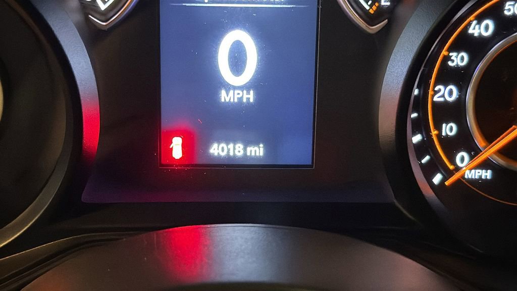 Used 2025 Jeep Wrangler Sport image 27