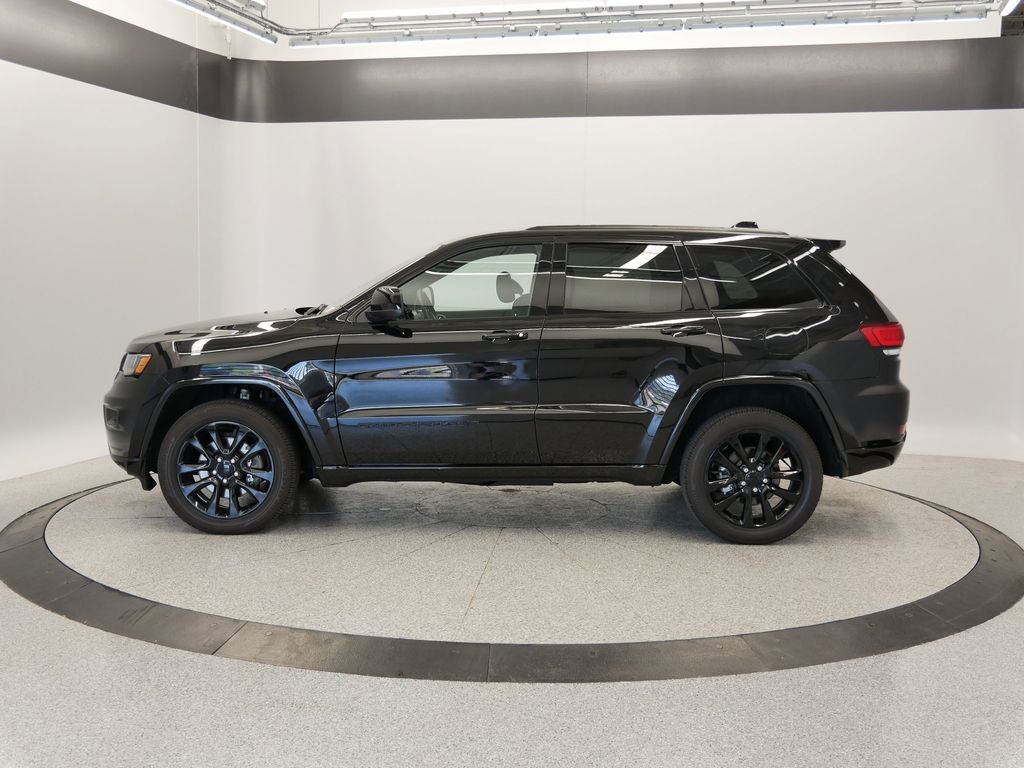 Certified 2022 Jeep Grand Cherokee Laredo X image 42