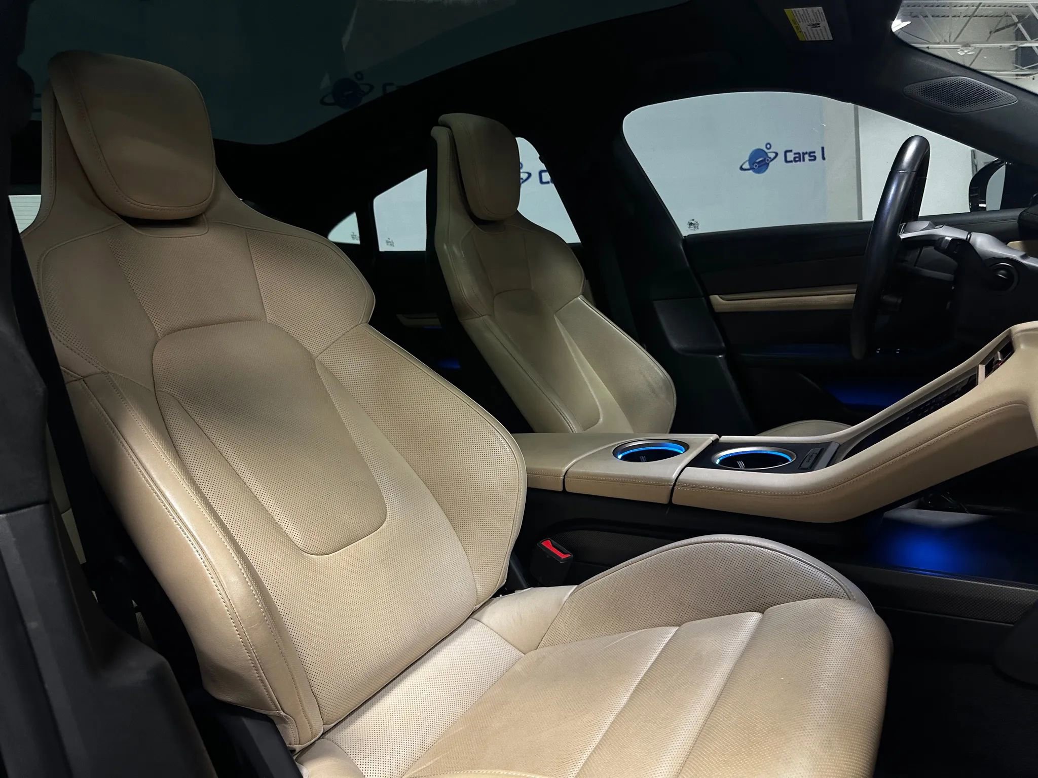 Used 2020 Porsche Taycan Turbo S image 26