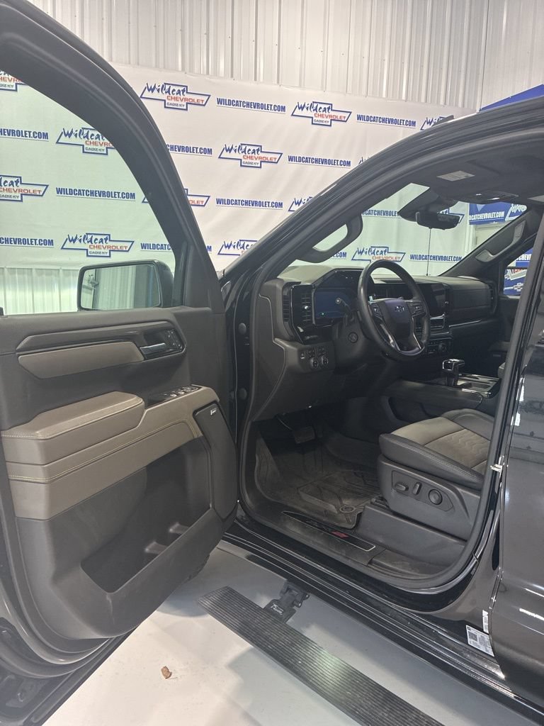 Used 2023 Chevrolet Silverado 1500 ZR2 w/ Technology Package AWD/4WD image 14