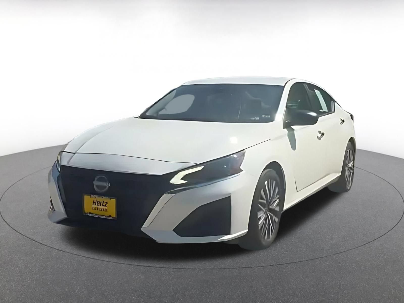 Used 2025 Nissan Altima 2.5 SV FWD image 6