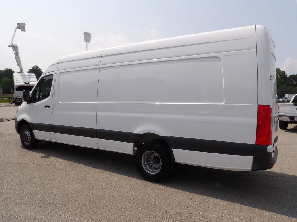 Used 2023 Mercedes-Benz Sprinter 3500 image 4