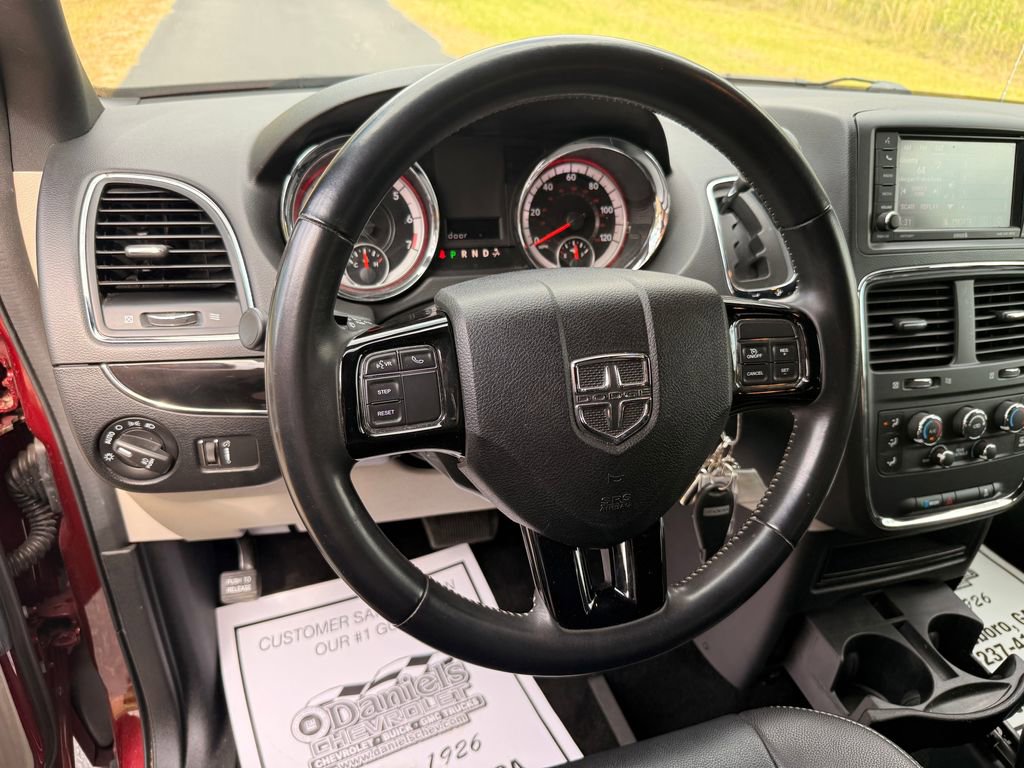 Used 2019 Dodge Grand Caravan SXT FWD image 14