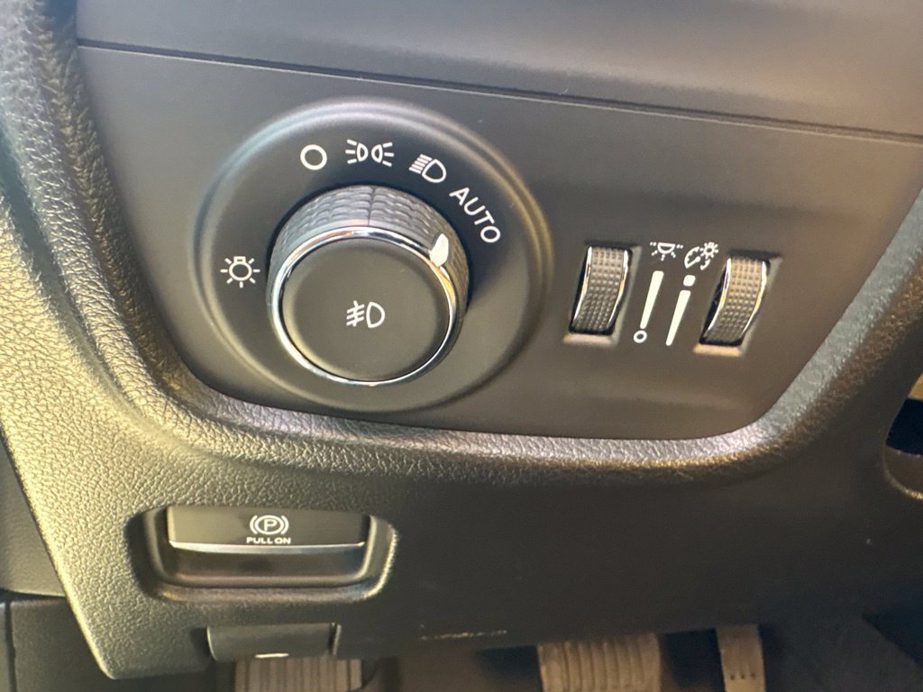 Used 2023 Jeep Grand Cherokee Summit w/ Adv Protech Group IV AWD/4WD image 26