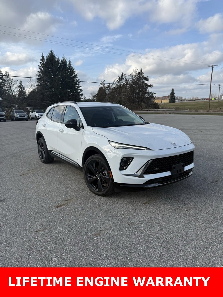 Used 2025 Buick Envision Sport Touring image 2