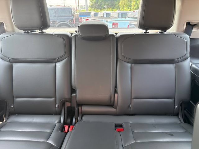 Used 2025 Ford Expedition Active AWD/4WD image 35