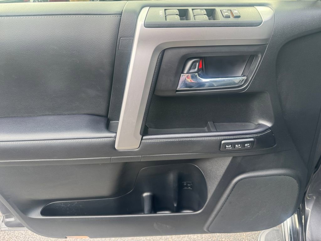 Used 2023 Toyota 4Runner Limited AWD/4WD image 20