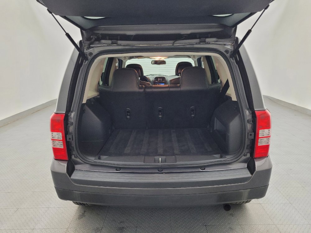 Used 2015 Jeep Patriot High Altitude FWD image 29