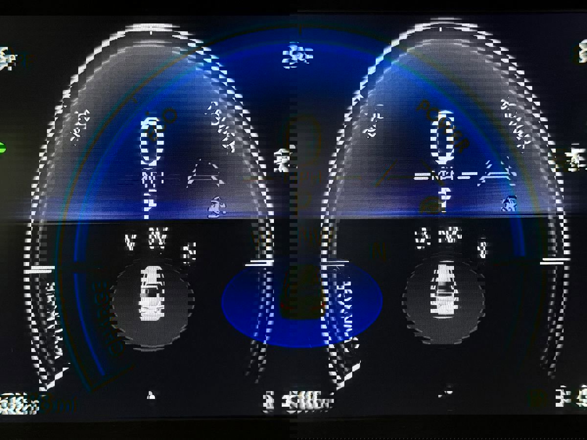 Used 2025 Toyota Camry LE image 13