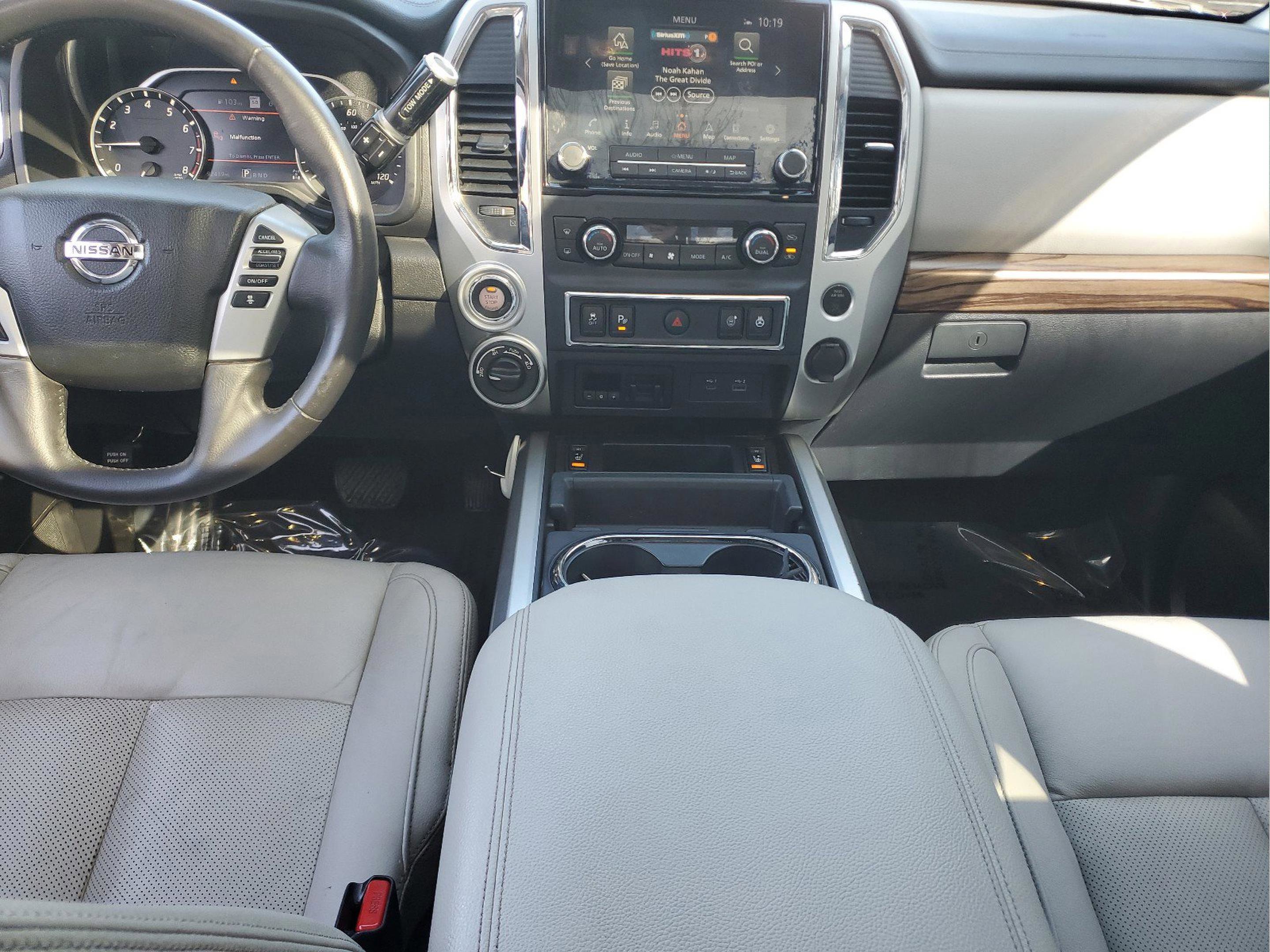 Used 2020 Nissan Titan SL w/ Moonroof Package image 11