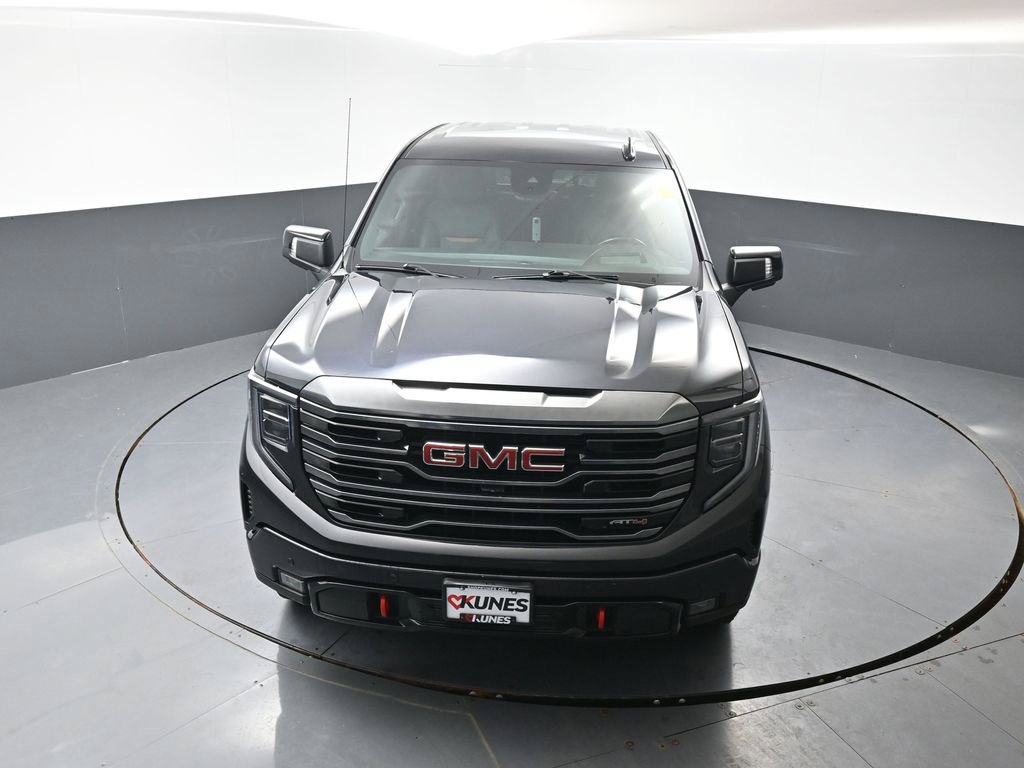 Used 2023 GMC Sierra 1500 AT4 w/ AT4 Premium Package AWD/4WD image 46
