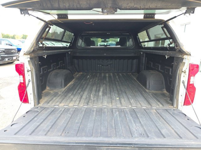 Used 2022 Chevrolet Silverado 1500 LT w/ Bed Protection Package AWD/4WD image 8