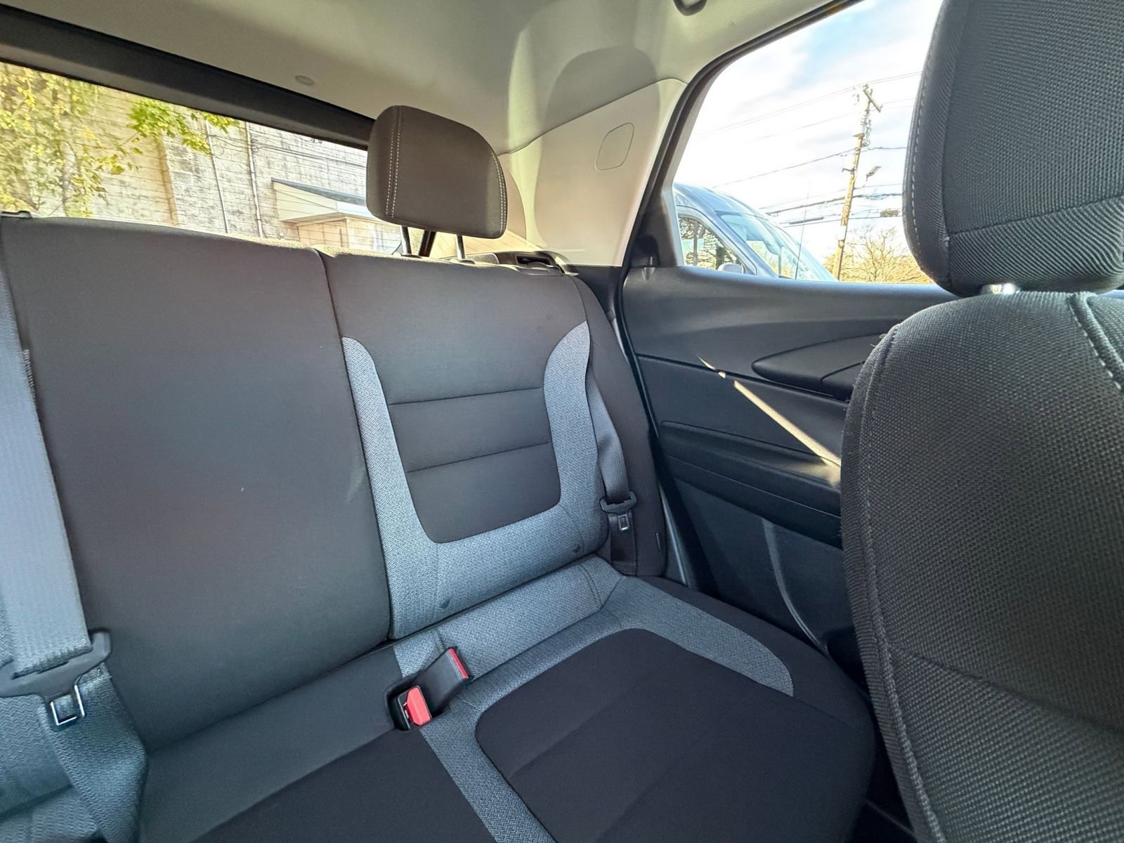 Used 2025 Chevrolet TrailBlazer LT image 35