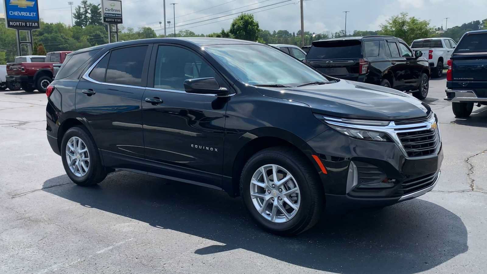 Used 2023 Chevrolet Equinox LT AWD/4WD image 2