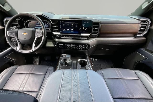 Used 2025 Chevrolet Silverado 1500 High Country w/ Technology Package AWD/4WD image 7