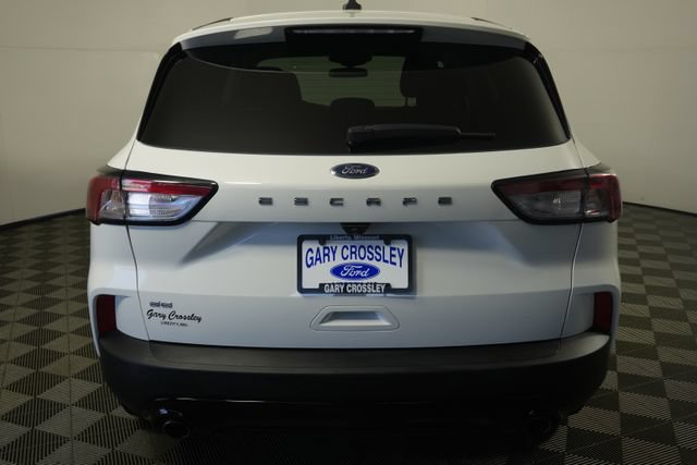 Used 2022 Ford Escape SE w/ SE Sport Appearance Package FWD image 4