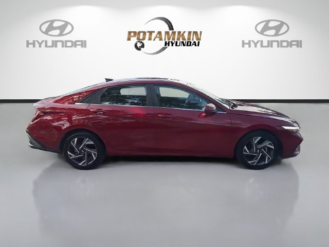 Certified 2025 Hyundai Elantra SEL FWD image 5