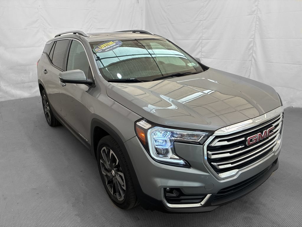 Used 2023 GMC Terrain SLT w/ Infotainment Package II AWD/4WD image 10