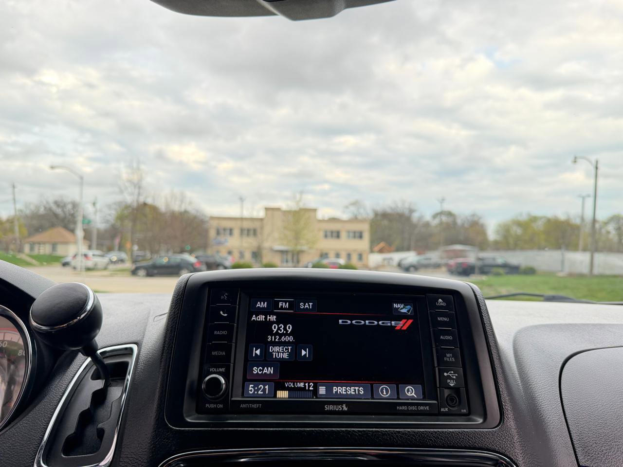 Used 2017 Dodge Grand Caravan GT w/ Safety Sphere Group FWD image 16