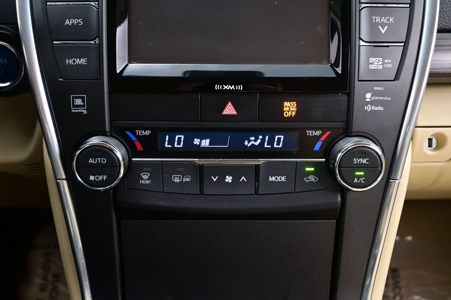 Used 2017 Toyota Camry XLE w/ Moonroof Package FWD image 21