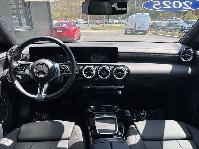 Used 2025 Mercedes-Benz CLA 250 4MATIC image 25