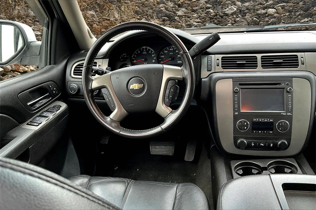 Used 2013 Chevrolet Suburban LT image 5