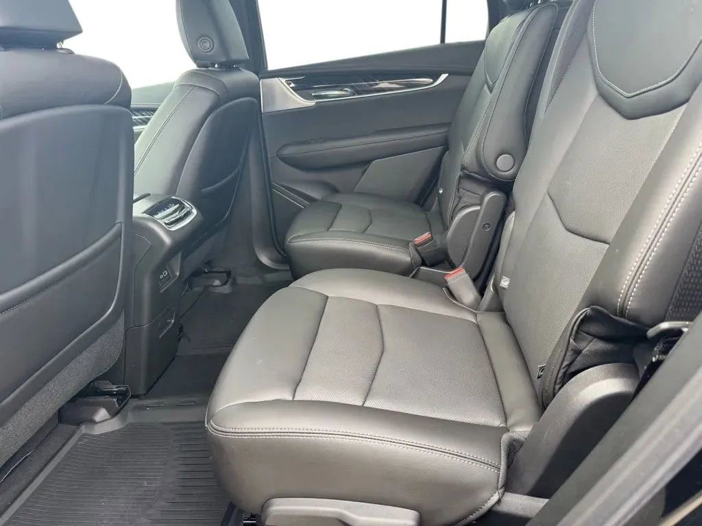 Used 2024 Cadillac XT6 Premium Luxury w/ Technology Package image 18