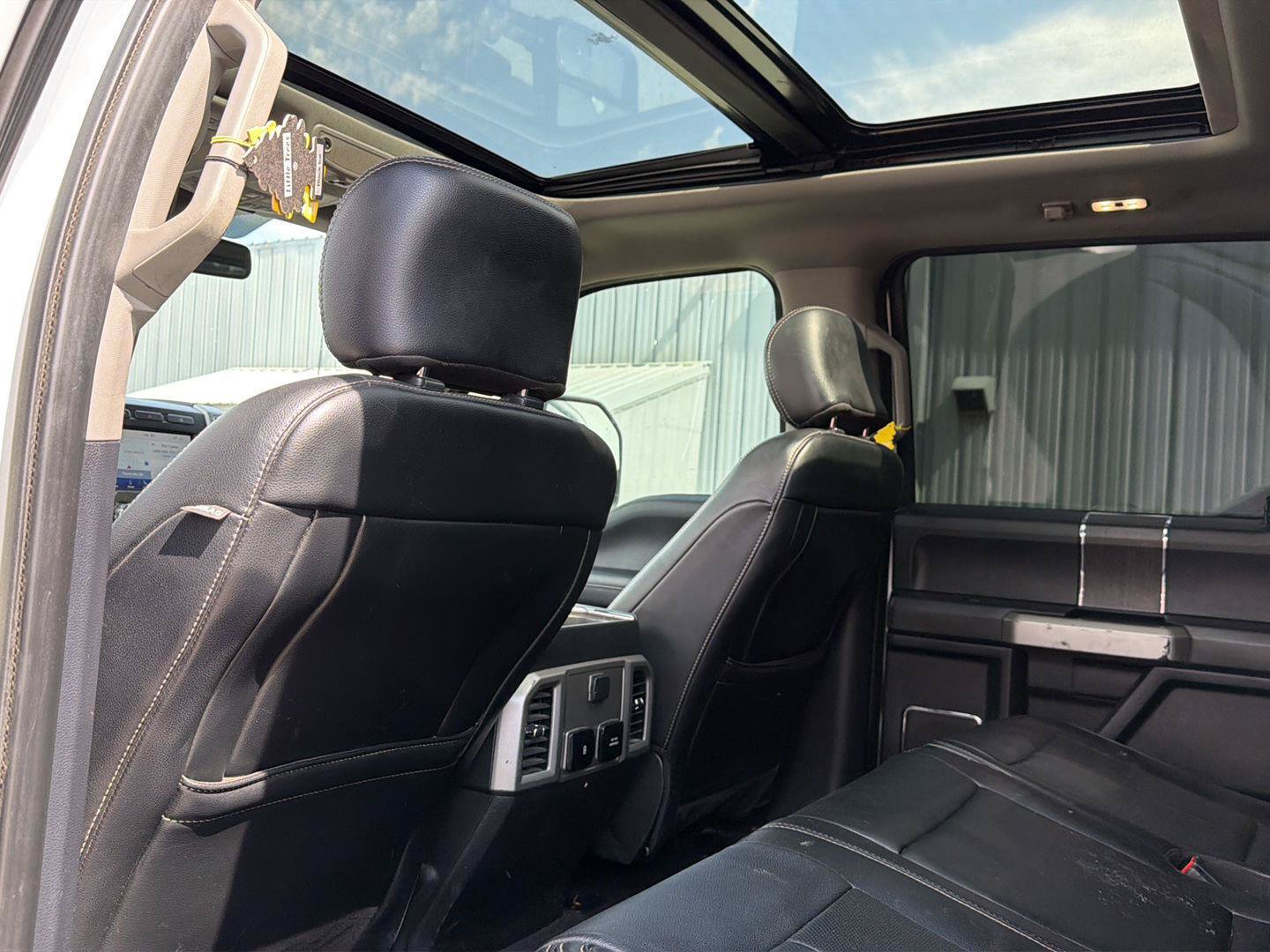 Used 2020 Ford F350 Lariat AWD/4WD image 13