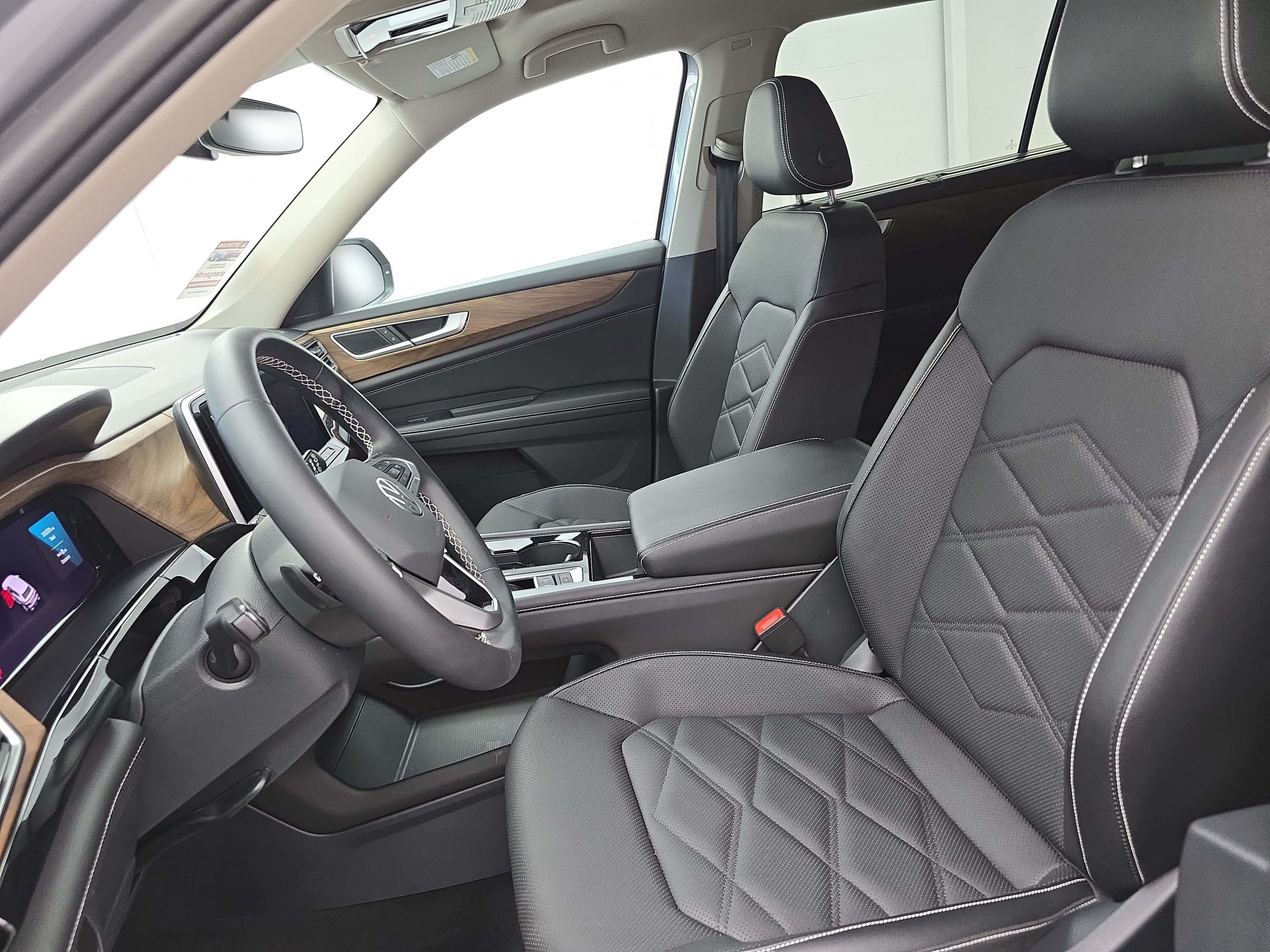 Certified 2025 Volkswagen Atlas SE AWD/4WD image 16