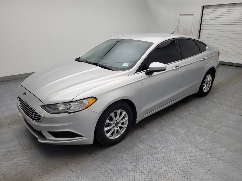 Used 2018 Ford Fusion S FWD image 2