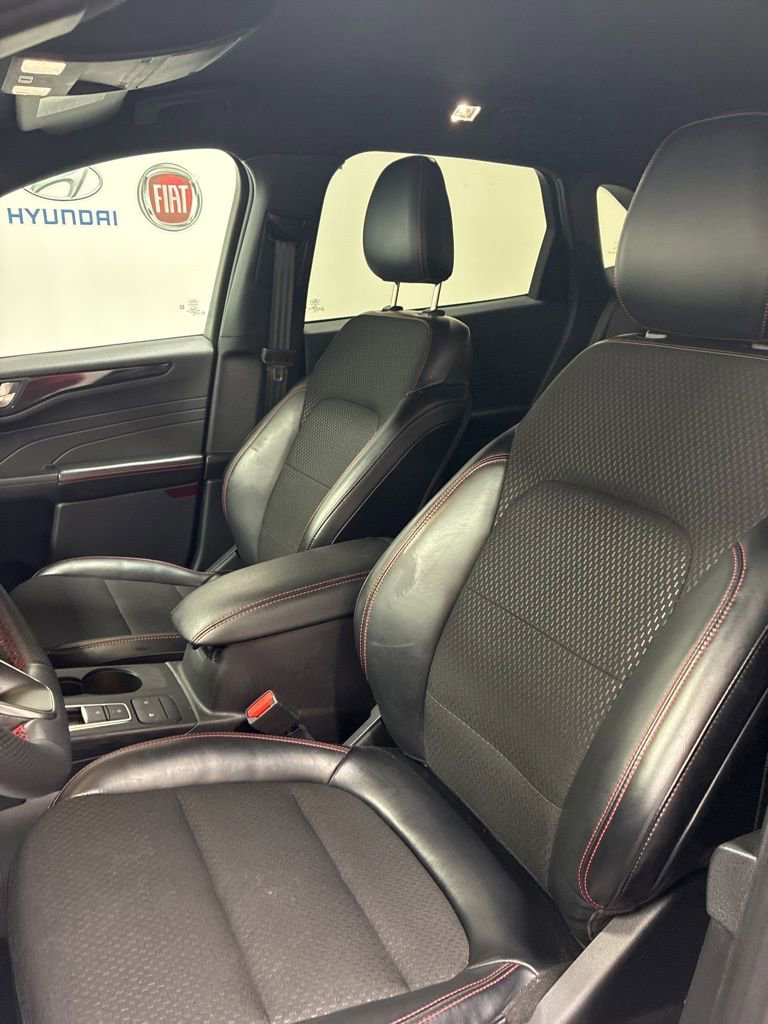 Used 2025 Ford Escape ST-Line AWD/4WD image 9