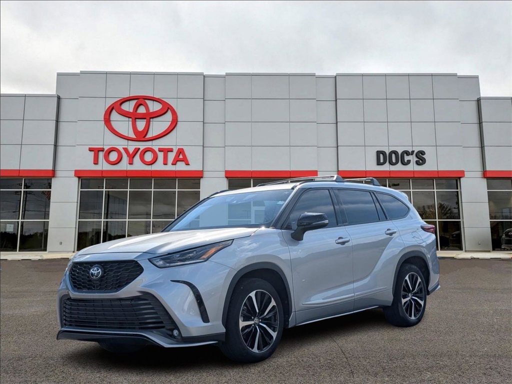 Used 2022 Toyota Highlander XSE