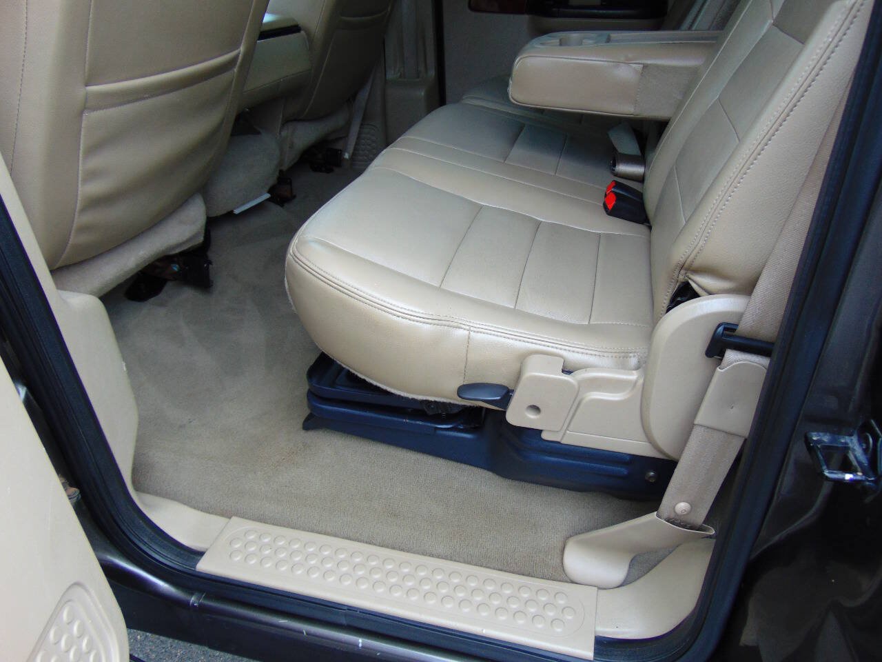 Used 2005 Ford F250 Lariat AWD/4WD image 9
