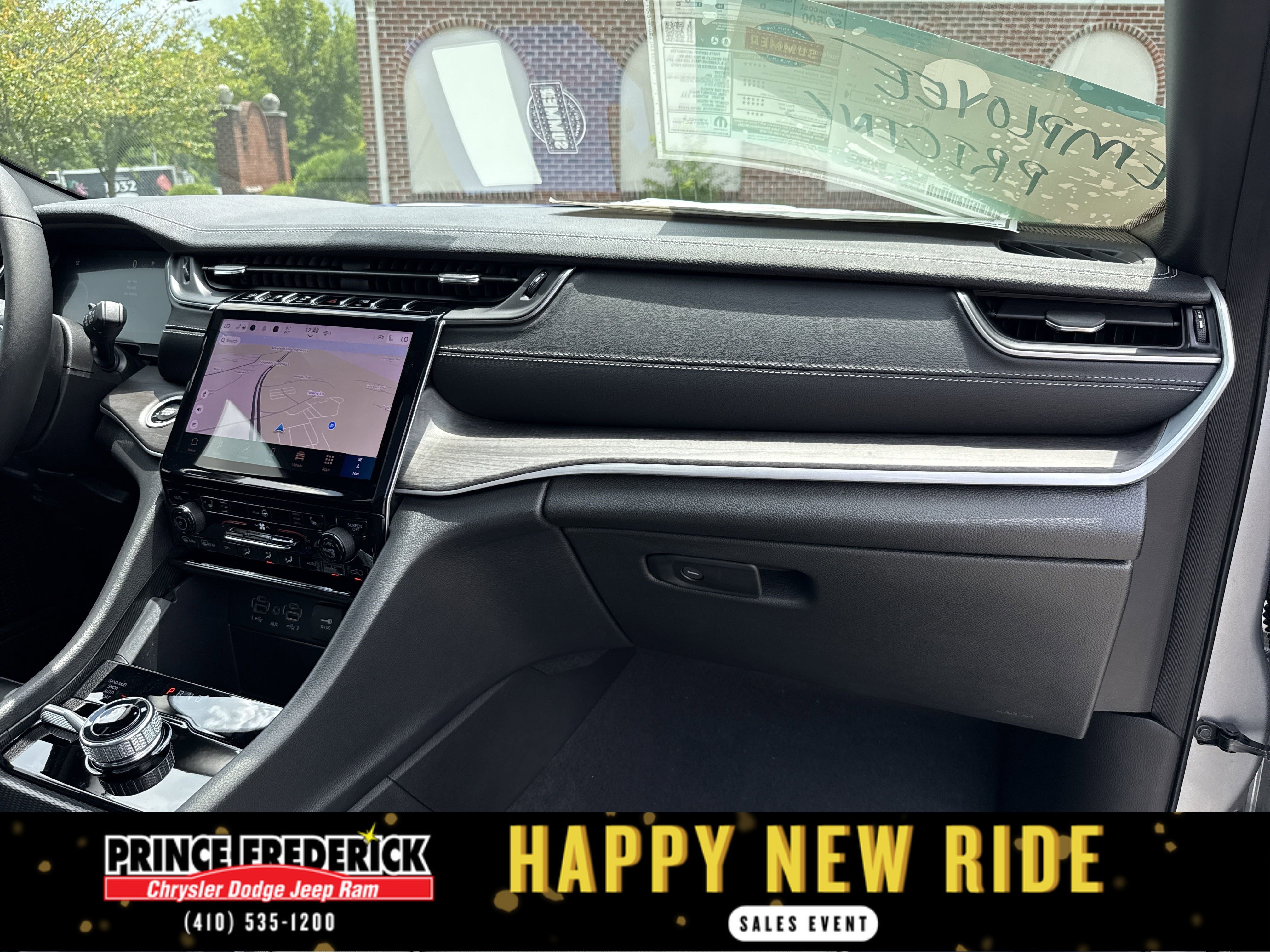 New 2025 Jeep Grand Cherokee L Limited w/ Black Appearance Package image 15