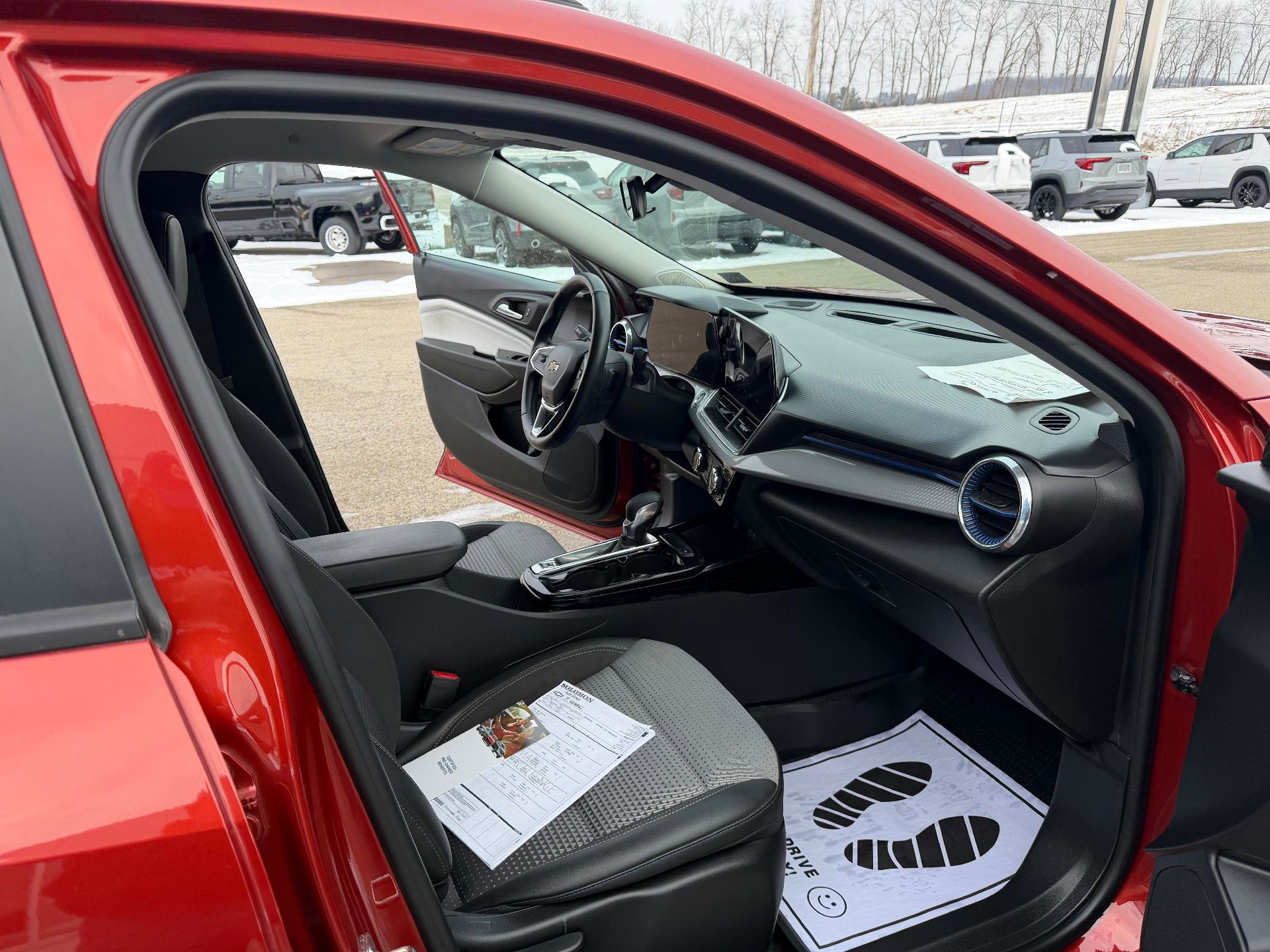 Certified 2024 Chevrolet Trax LT w/ Driver Confidence Package image 27