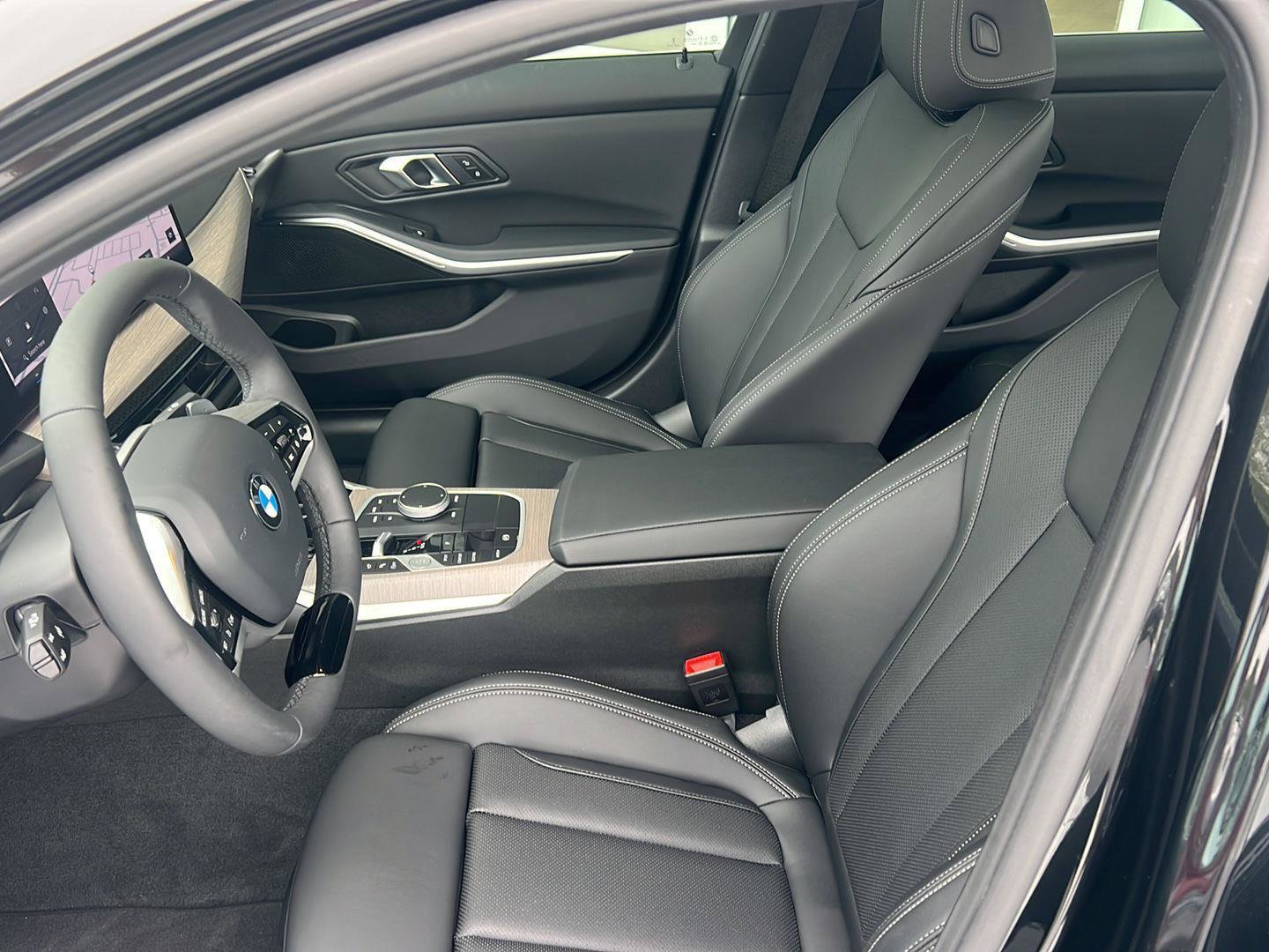 Used 2026 BMW 330i Sedan image 31