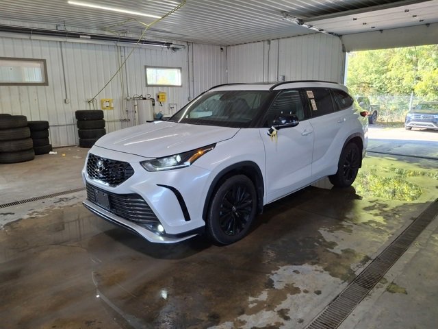Used 2024 Toyota Highlander XSE