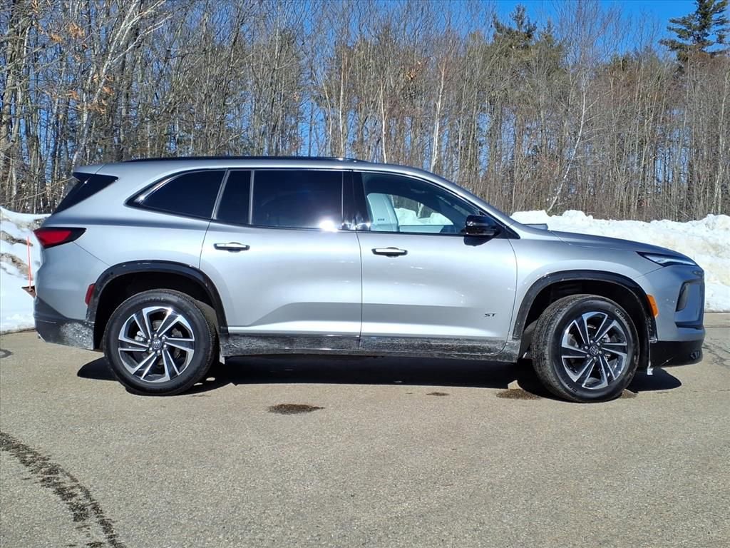 Used 2025 Buick Enclave Sport Touring image 3