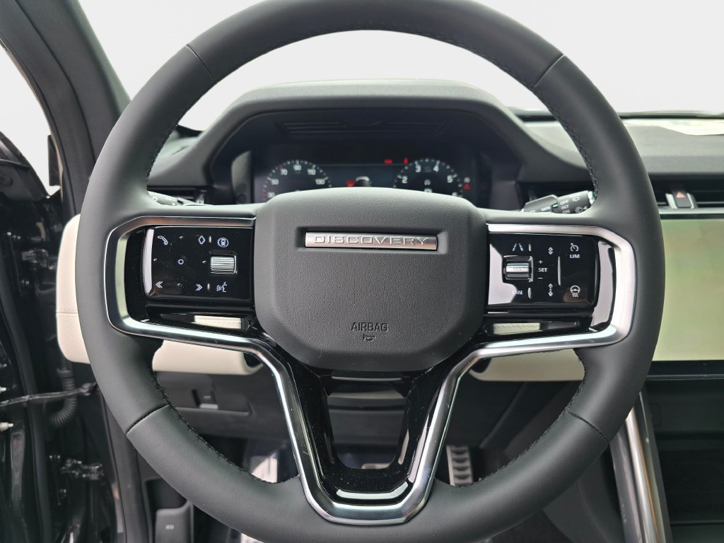 New 2026 Land Rover Discovery Sport Landmark AWD/4WD image 16