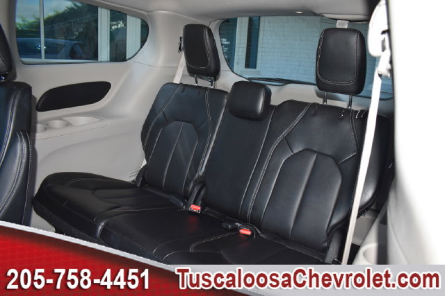 Used 2024 Chrysler Pacifica Touring-L FWD image 26