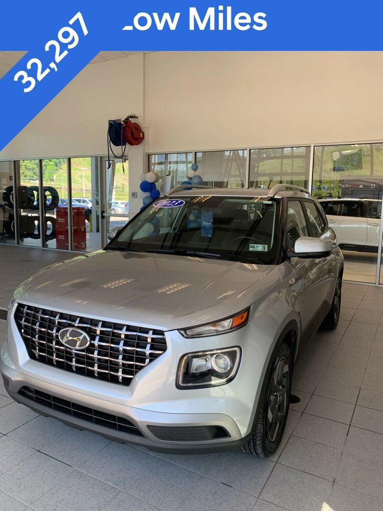 Certified 2023 Hyundai Venue SEL FWD image 2