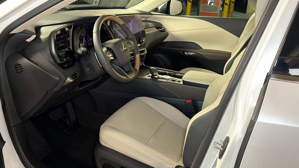 Used 2024 Lexus RX 350 Premium w/ Accessory Package (K3) image 21