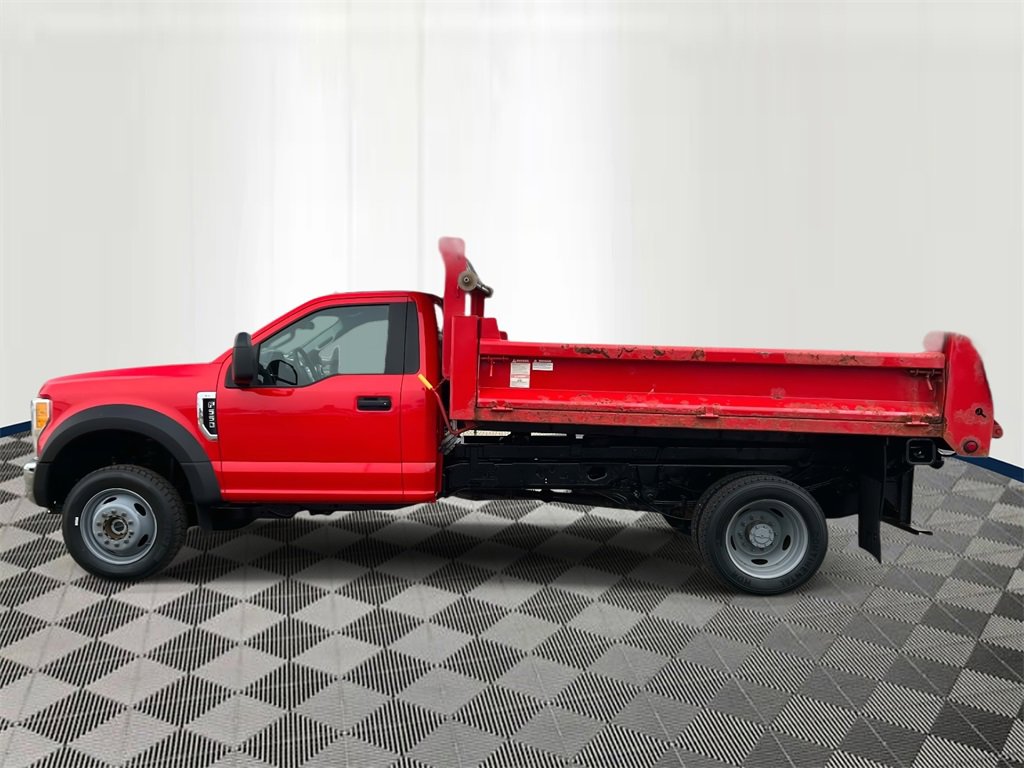 Used 2017 Ford F550 4x4 Regular Cab Super Duty image 2