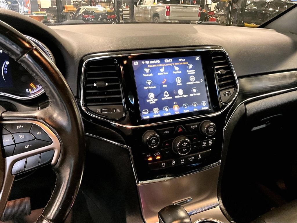Used 2020 Jeep Grand Cherokee Limited w/ Premium Lighting Group AWD/4WD image 19