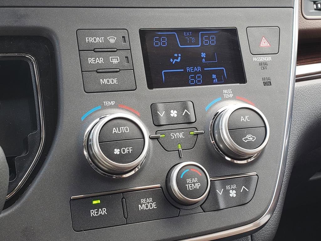 Used 2019 Toyota Sienna Limited Premium image 23