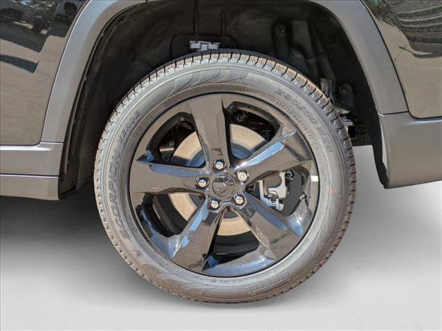 New 2025 Jeep Grand Cherokee L Limited w/ Black Appearance Package image 10