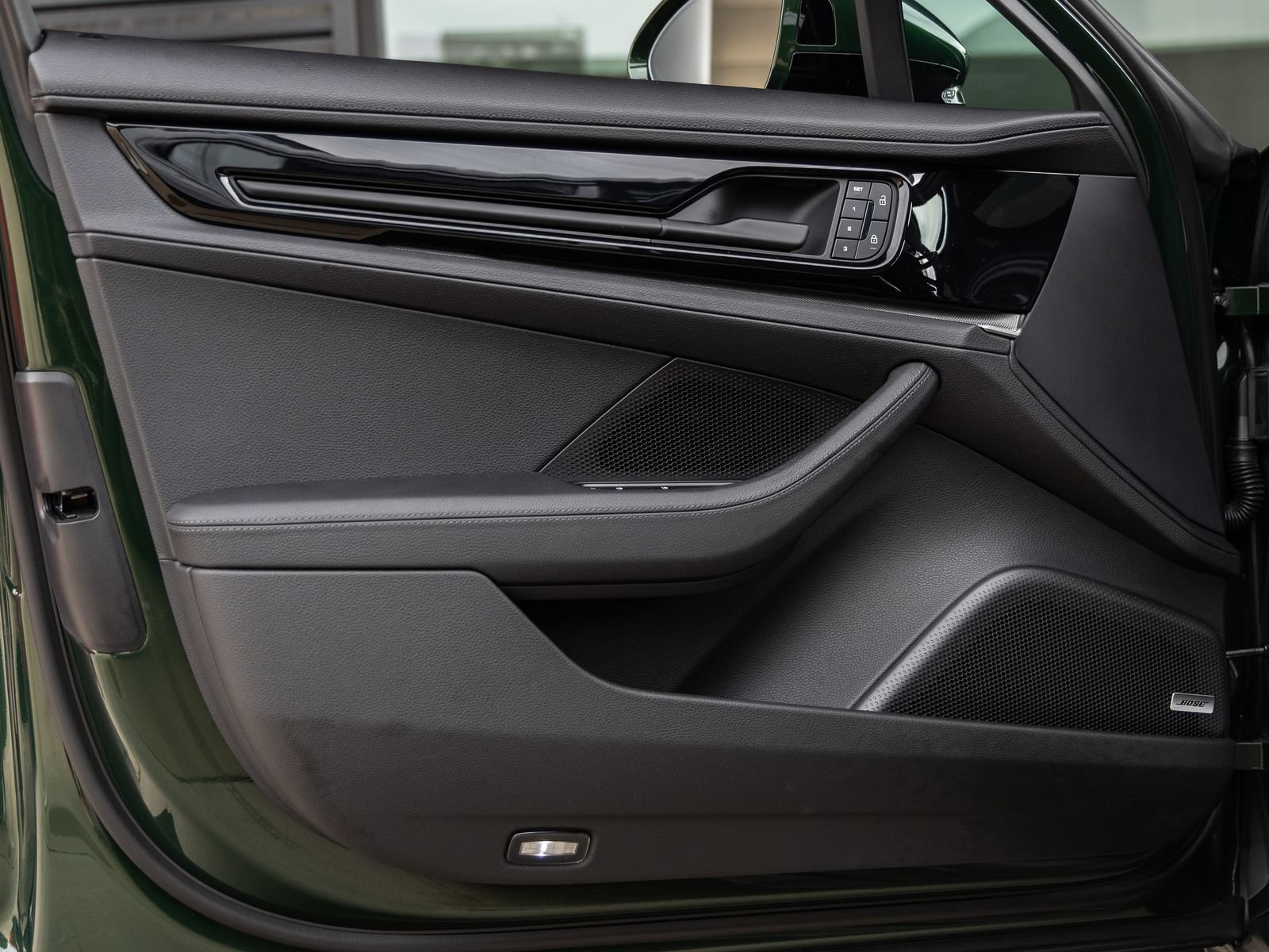 Certified 2025 Porsche Panamera image 22