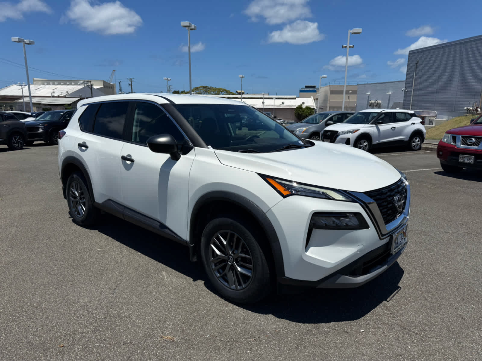 Used 2023 Nissan Rogue S FWD image 2